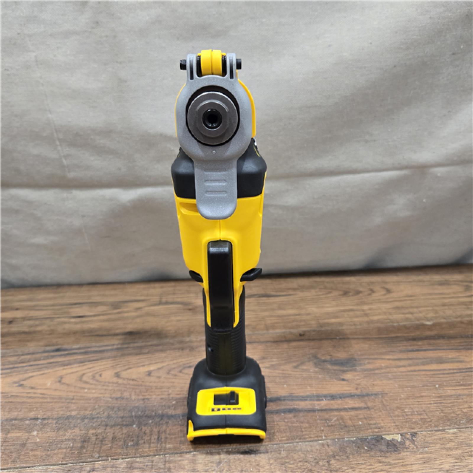 AS-IS DEWALT Cordless Brushless 3-Speed Oscillating Multi Tool with (1) 20V 1.5Ah Battery and Charger