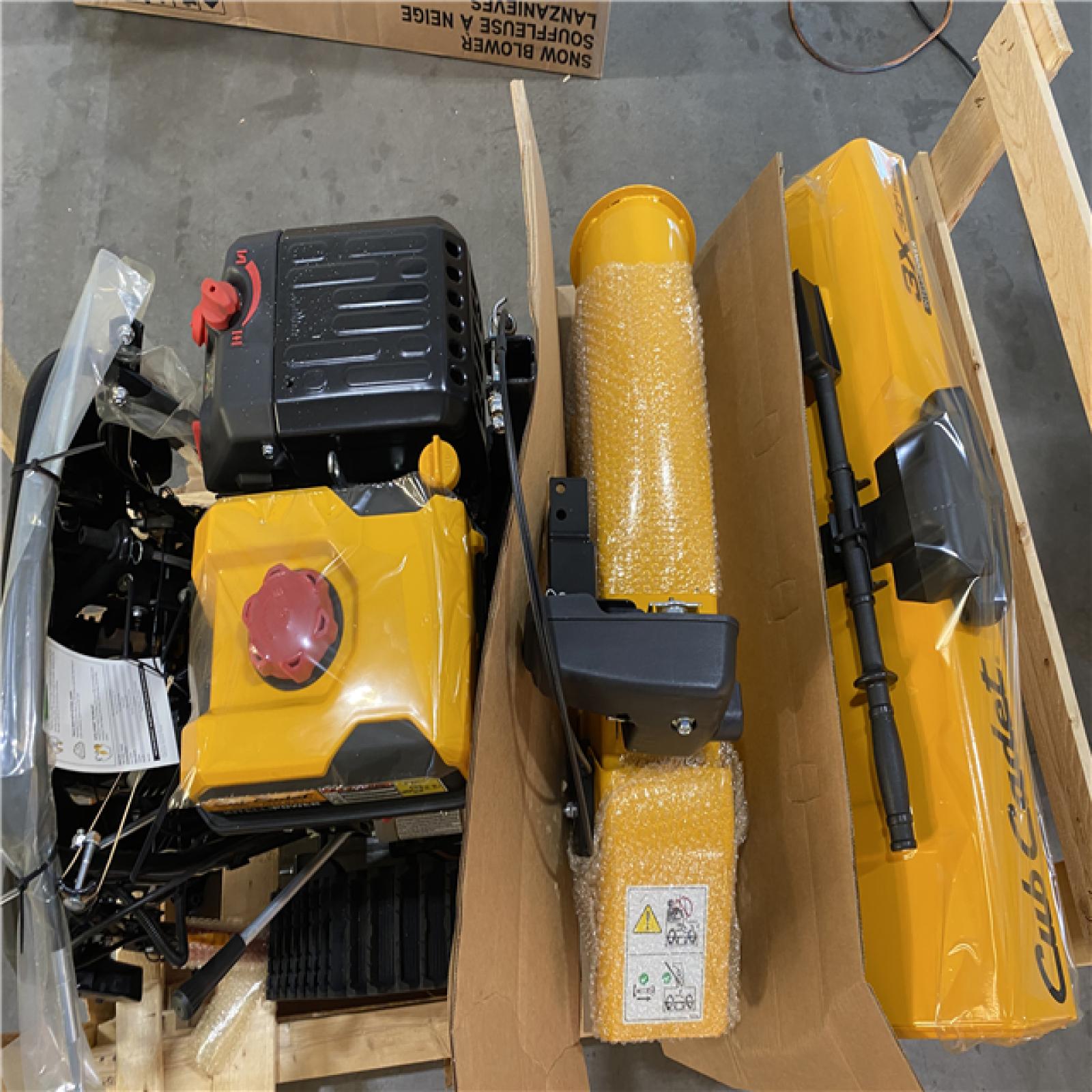 Dallas Location - NEW- Cub Cadet 3 x 30 in. TRAC 420cc Gas 3-Stage Snow Blower