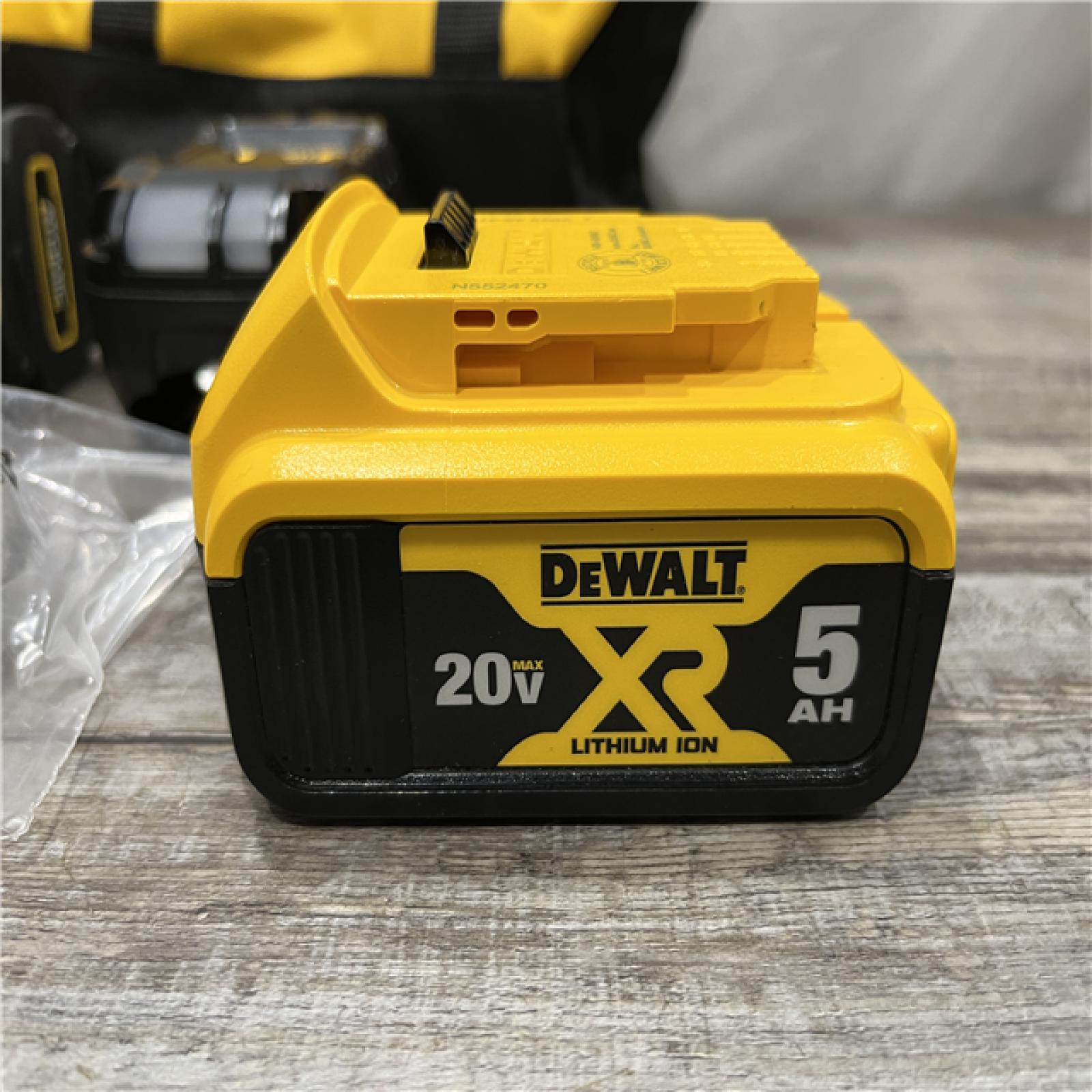 AS-IS DEWALT ATOMIC 20V MAX Lithium-Ion Cordless 1/4 in. Brushless Impact Driver Kit