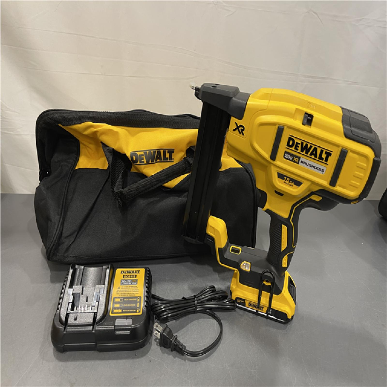 AS-IS - DeWALT 20-Volt MAX 18 Gauge Cordless Brushless Narrow Crown Stapler Kit