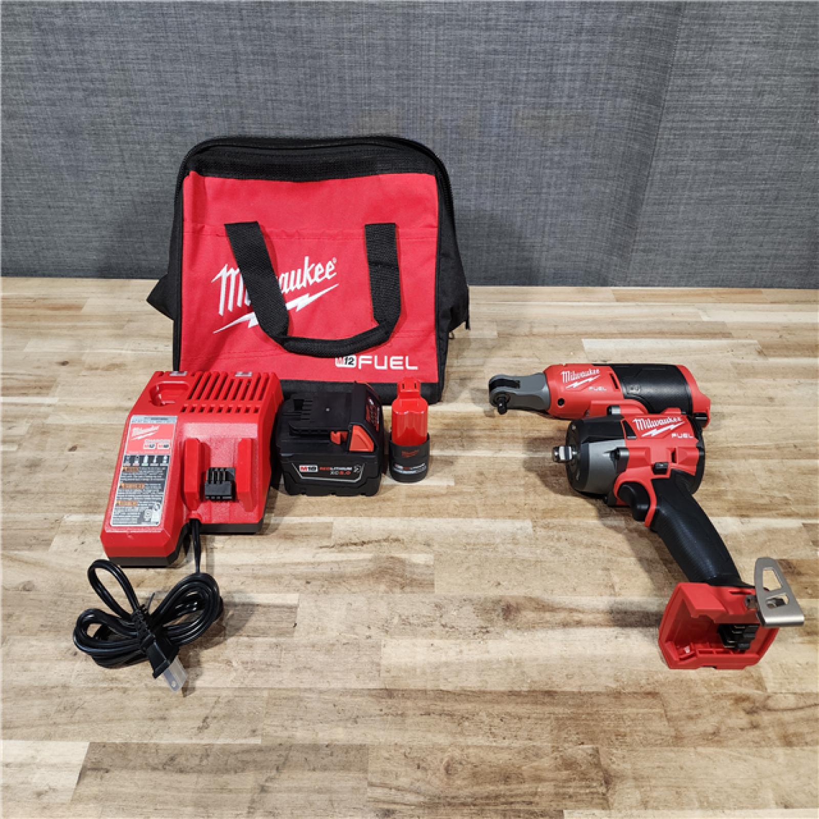 HOUSTON LOCATION - AS-IS (APPEARS LIKE NEW) Milwaukee FUEL 18V Cordless Mid Torque 1/2 in. Impact Wrench w/ M12 FUEL 3/8 in. Ratchet & Battery/Charger Combo Kit