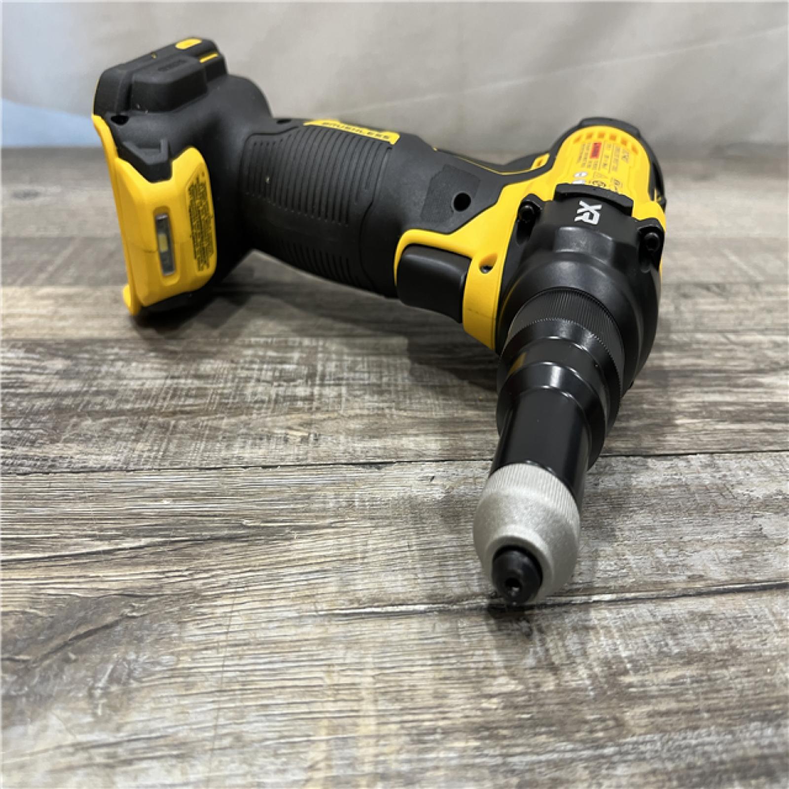AS-IS DEWALT 20-Volt MAX Cordless 3/16 in. Rivet Tool (Tool-Only)