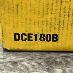 NEW - DEWALT 20V MAX Cordless Plastic Tubing Cutter (Tool Only)