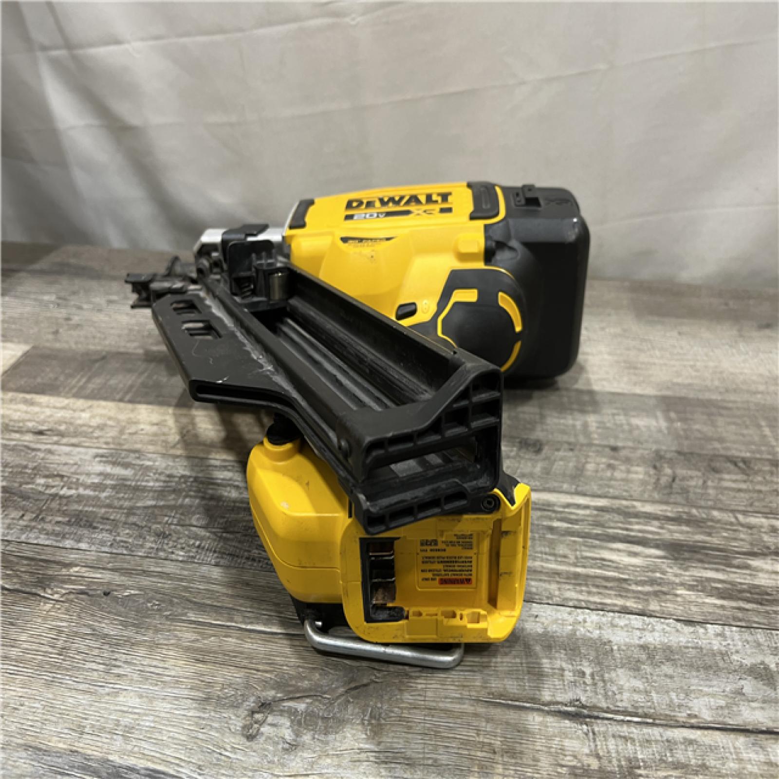 AS-IS DEWALT 20V 30 Degree Cordless Framing Nailer (Tool-Only)
