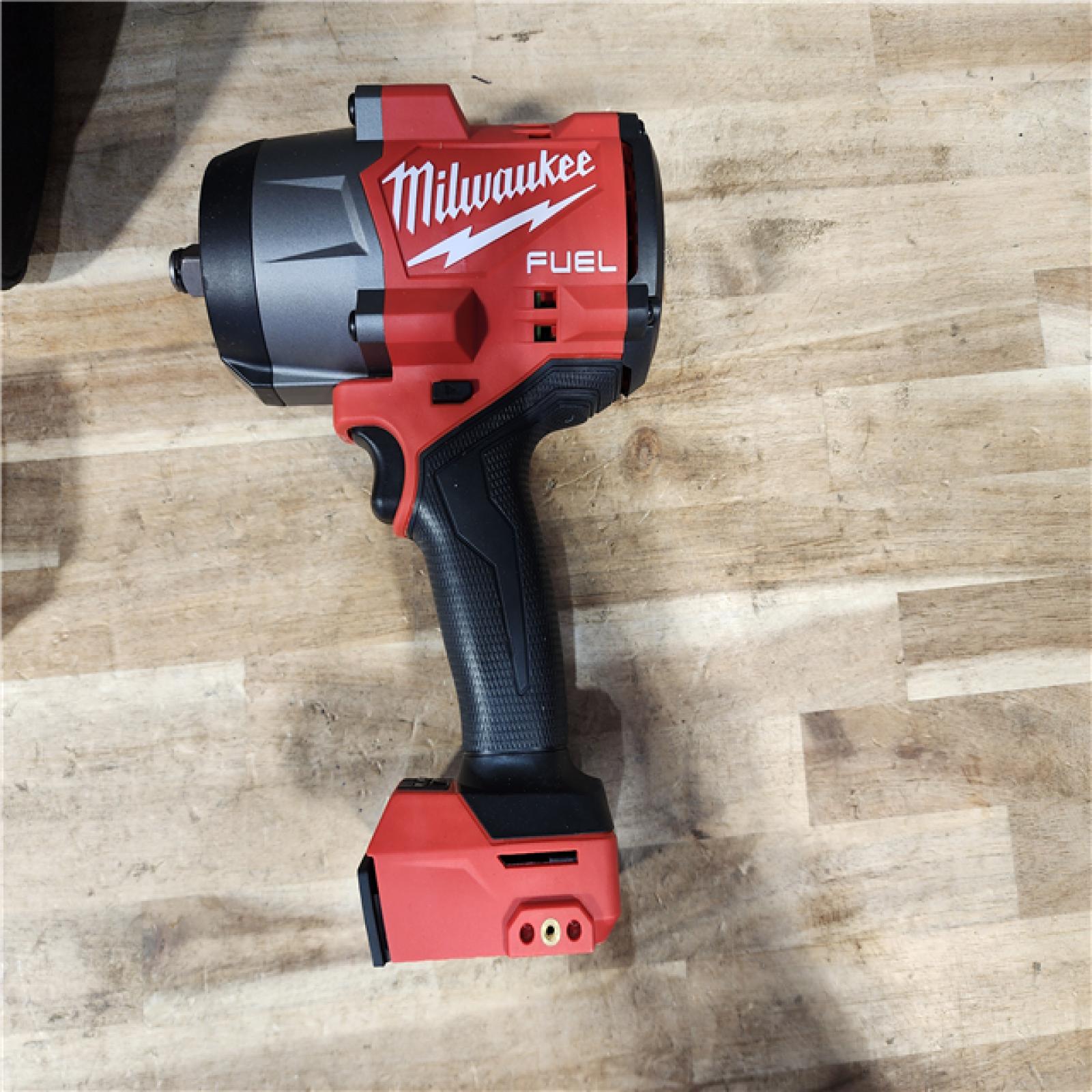HOUSTON LOCATION - AS-IS (APPEARS LIKE NEW) Milwaukee FUEL 18V Lithium-Ion Brushless Cordless 1/2 in. Impact Wrench w/Friction Ring Kit