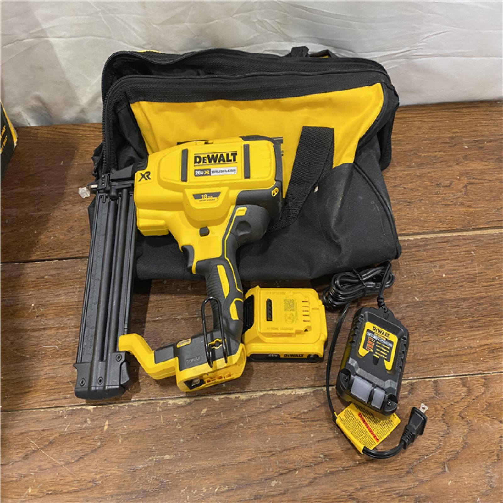 AS-IS DEWALT 20V MAX XR 18 Gauge Brad Nailer Kit