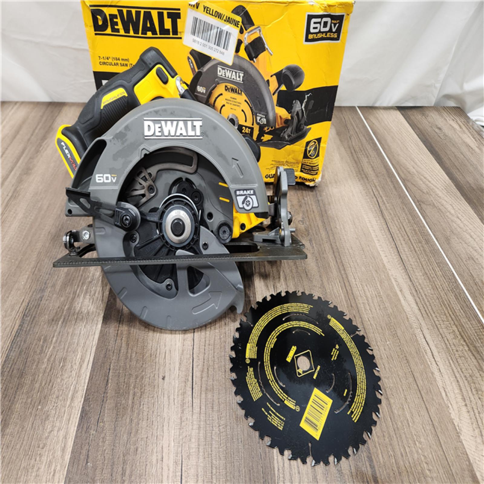 GOOD  DeWALT Flexvolt Max 7-1/4  60V Brushless Circular Saw DCS578B (Bare Tool)