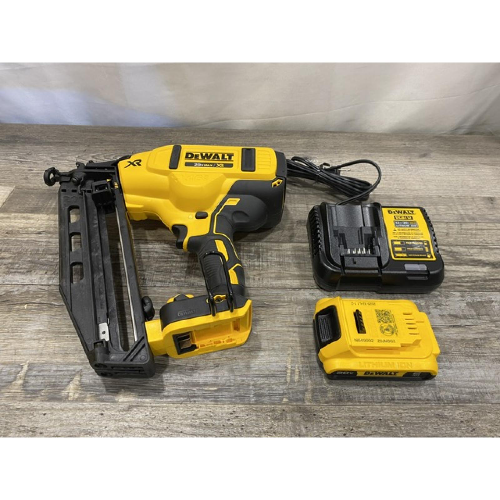 AS-IS DEWALT 20V MAX XR 16-Gauge Electric Cordless Angled Finishing Nailer Kit
