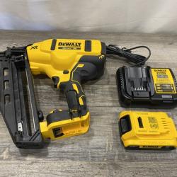 AS-IS DEWALT 20V MAX XR 16-Gauge Electric Cordless Angled Finishing Nailer Kit