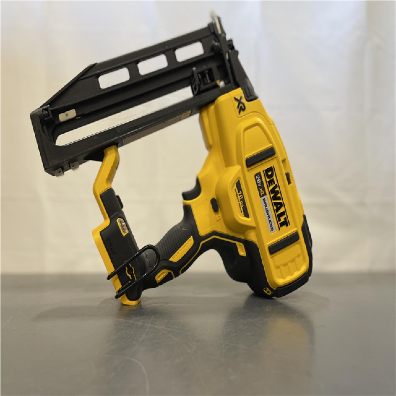 AS-IS - DEWALT 20V MAX XR 16-Gauge Lithium-Ion Cordless Finish Nailer (Tool Only)