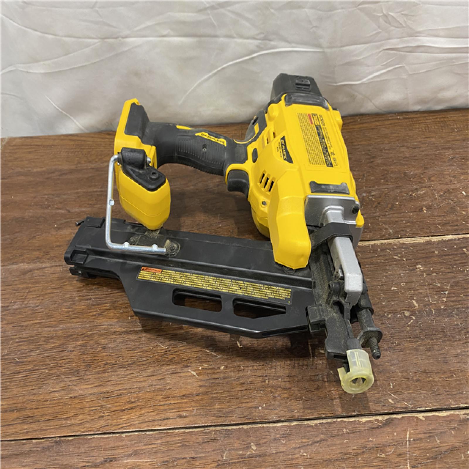 AS-IS DEWALT 20-Volt 21° Cordless Framing Nailer (Tool-Only)