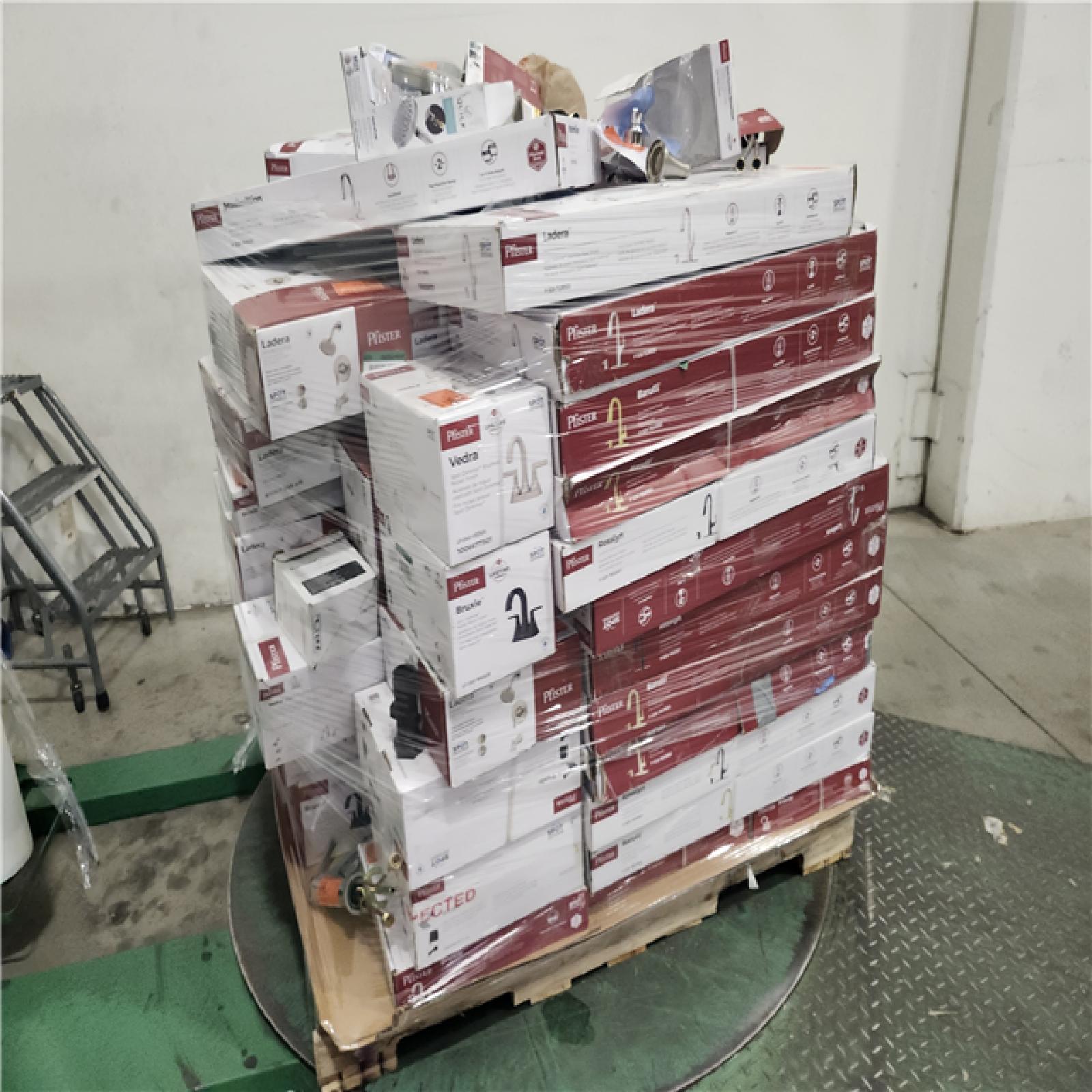 Dallas Location - As-Is Bath & Kitchen Faucets Palllet