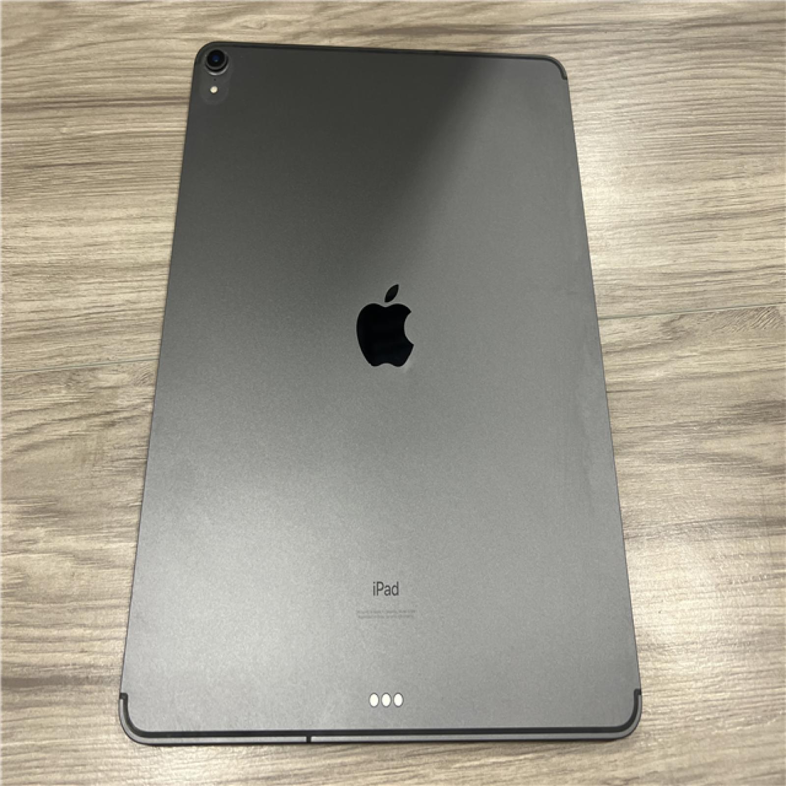 AS-IS Apple iPad Pro 12.9-inch (3rd Gen.) 64GB Space Gray WiFi