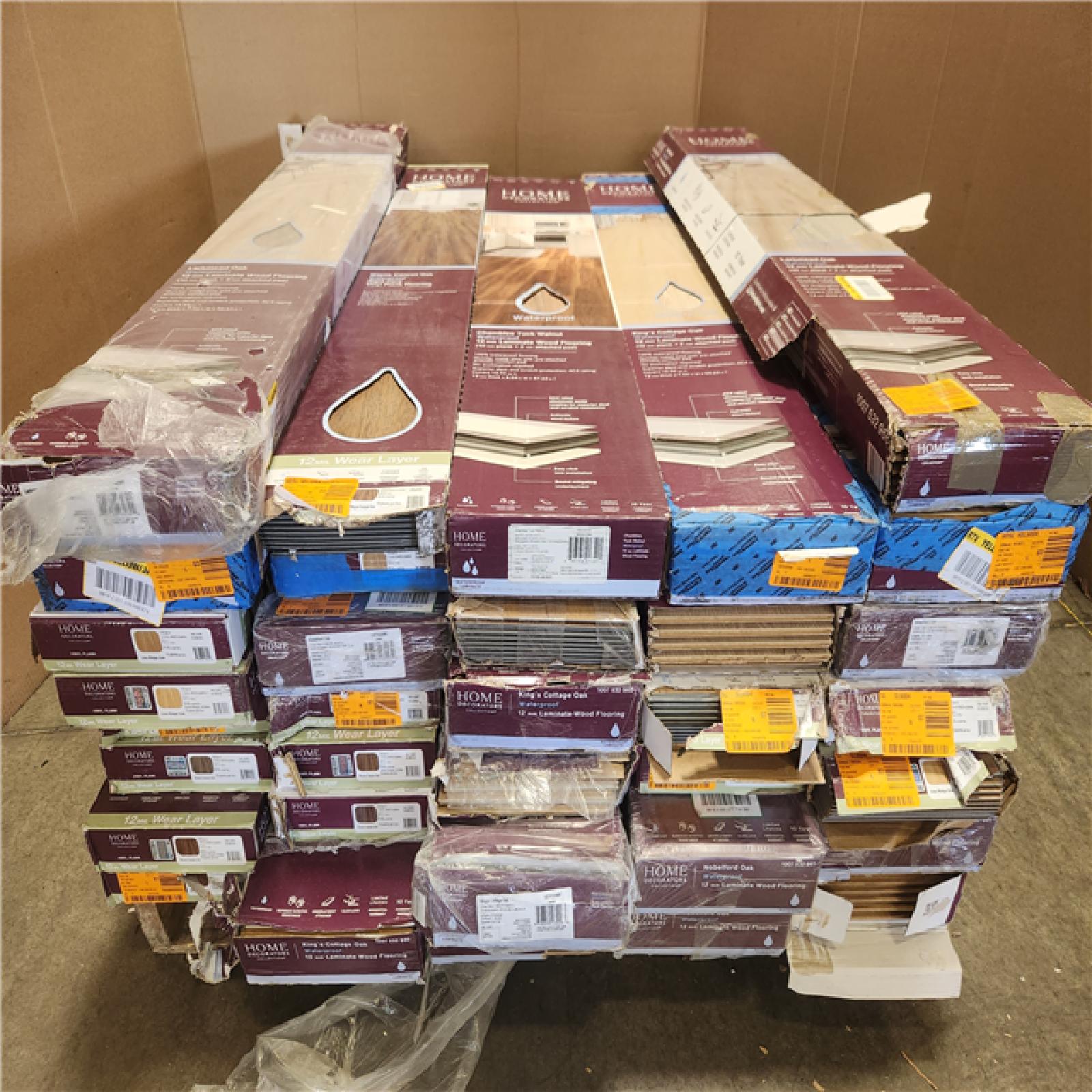 Phoenix Mixed Pallet of Home Decorators Vinyl Flooring Pallet of 34