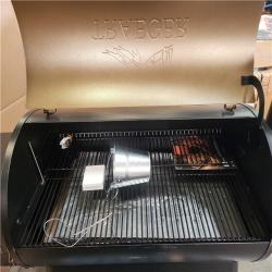 Phoenix LIKE NEW Traeger Pro Series 34-Pellet Grill and Smoker in Bronze