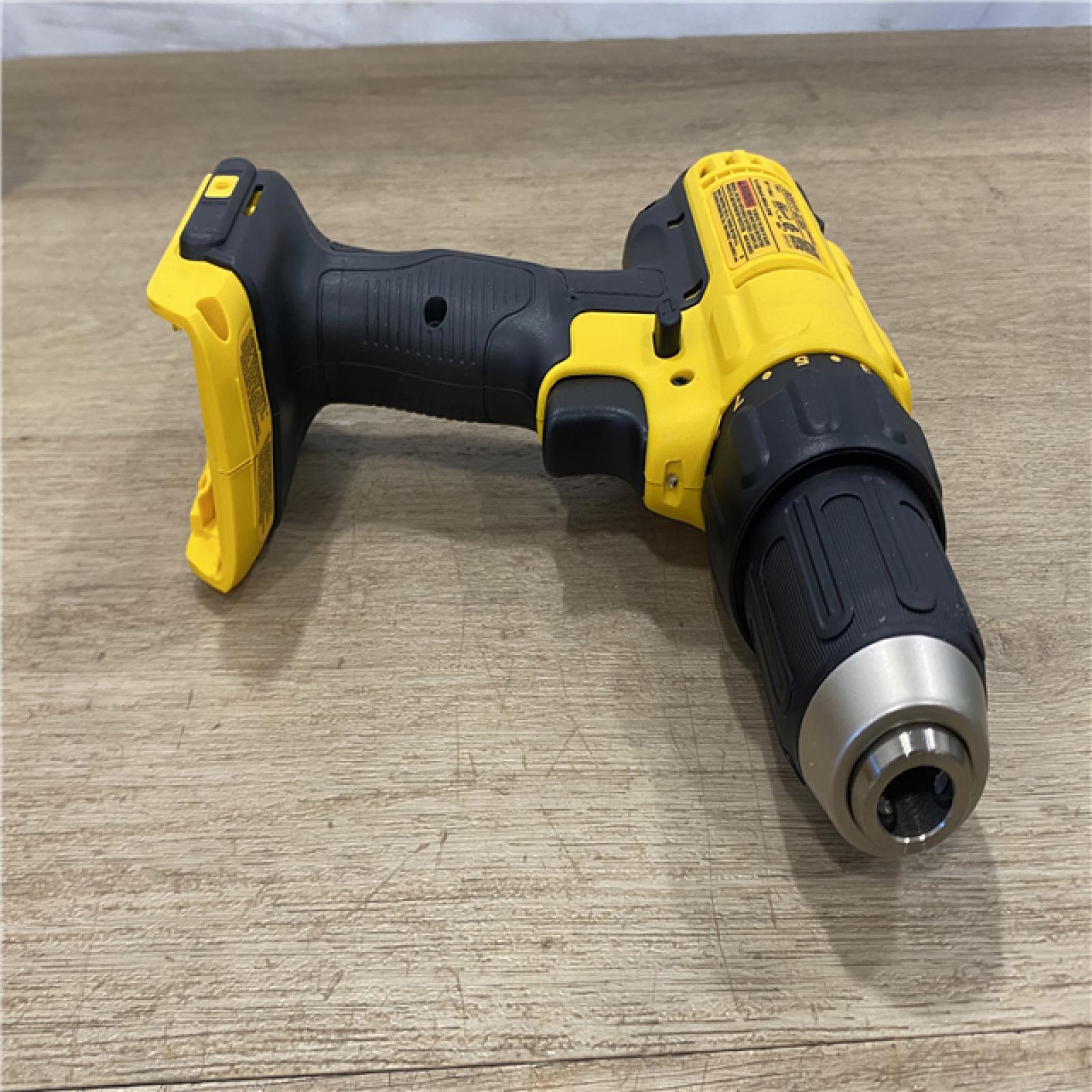AS-IS DEWALT 20V MAX Cordless 1/2 in. Drill/Driver Kit