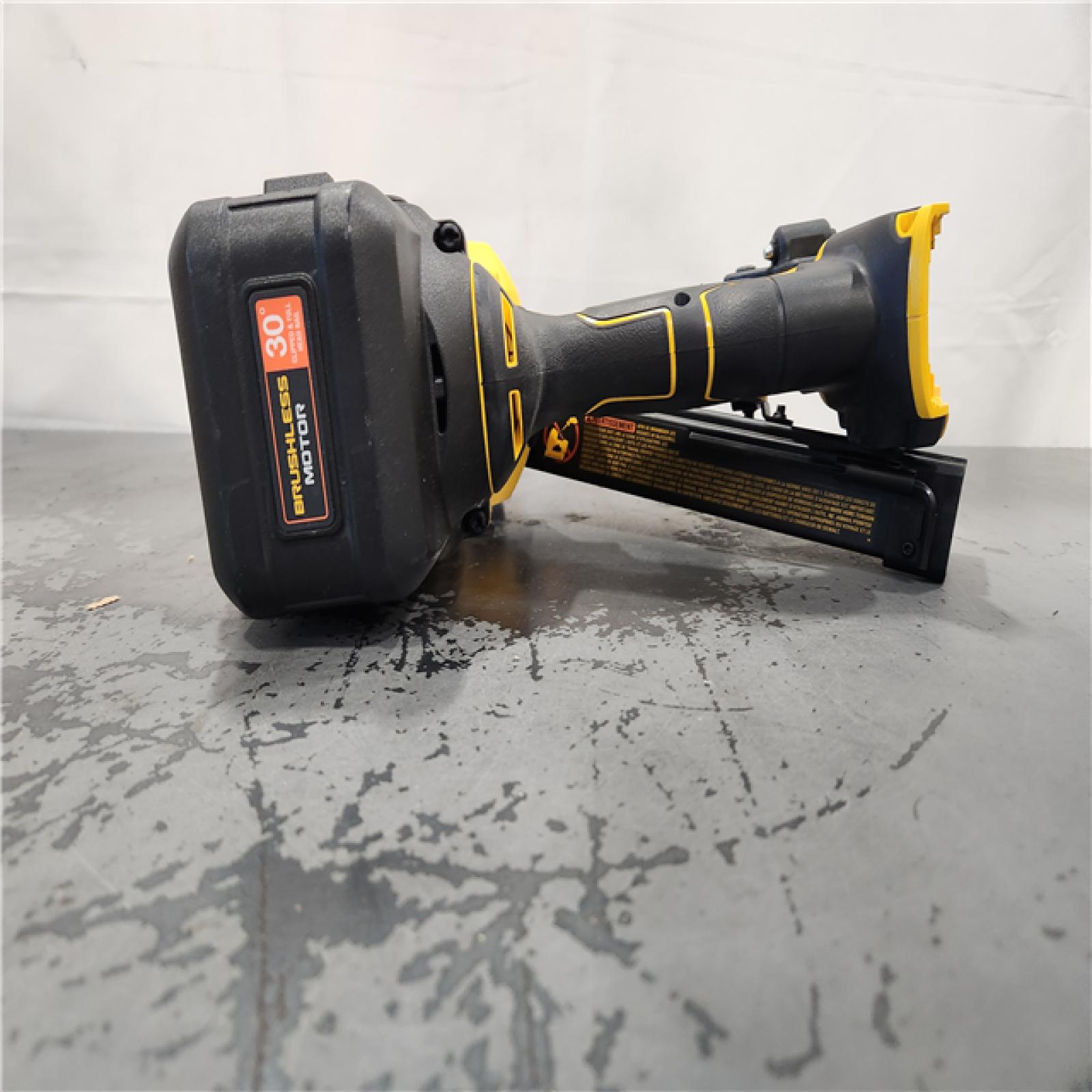 AS-IS- DEWALT 20-Volt 30° Cordless Framing Nailer (Tool-Only)