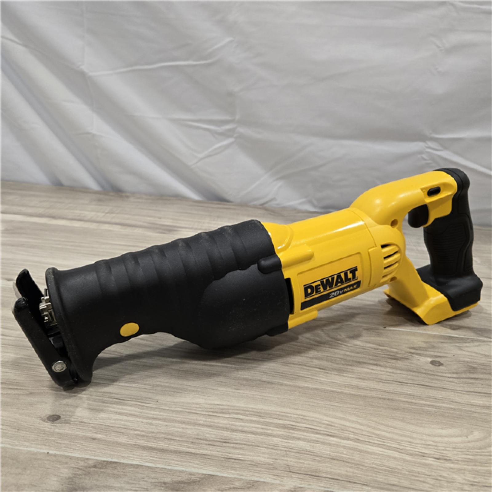 LIKE NEW! - DEWALT 20V MAX Cordless Reciprocating Saw (Tool Only)