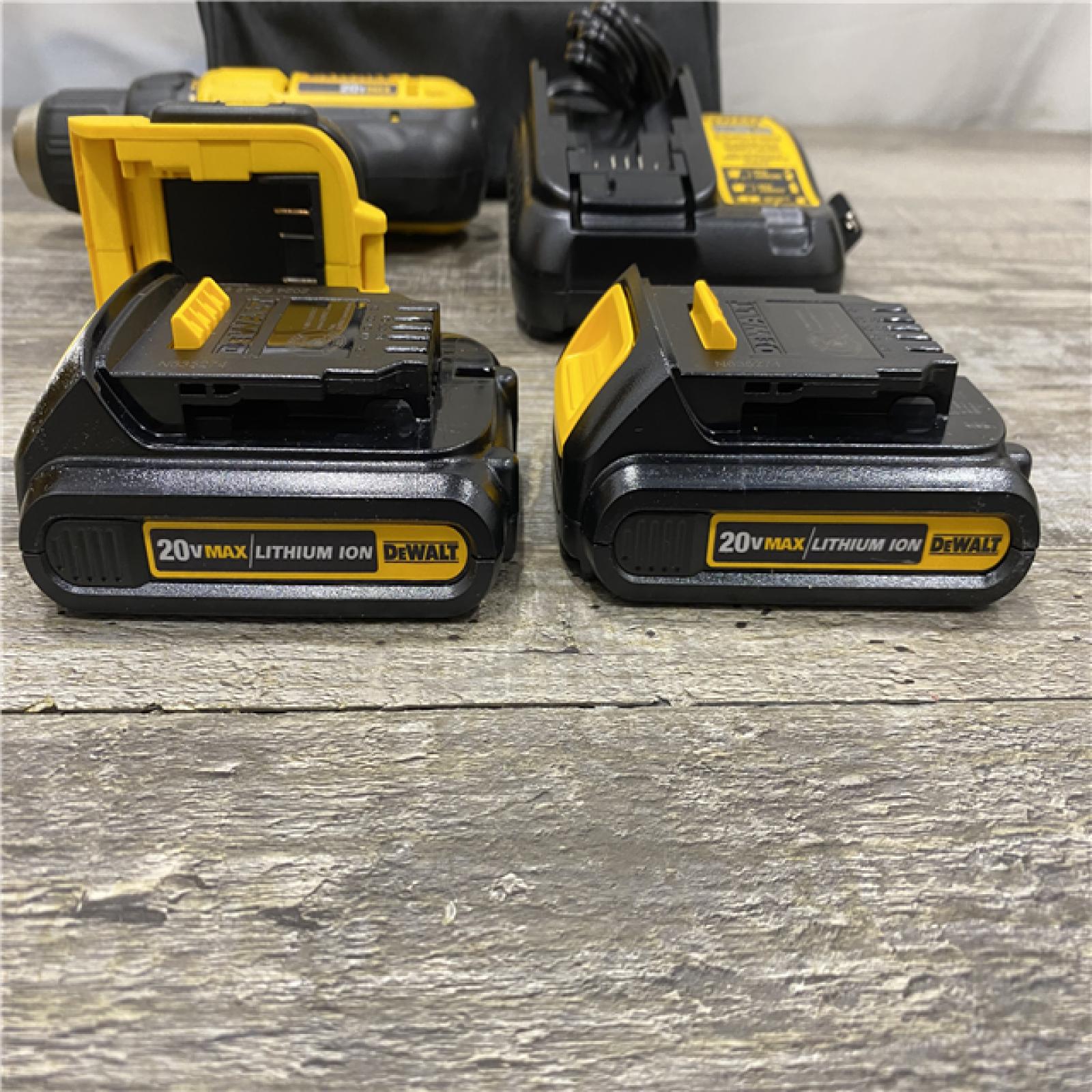 AS-IS DEWALT 20V MAX Cordless 1/2 in. Drill/Driver Kit