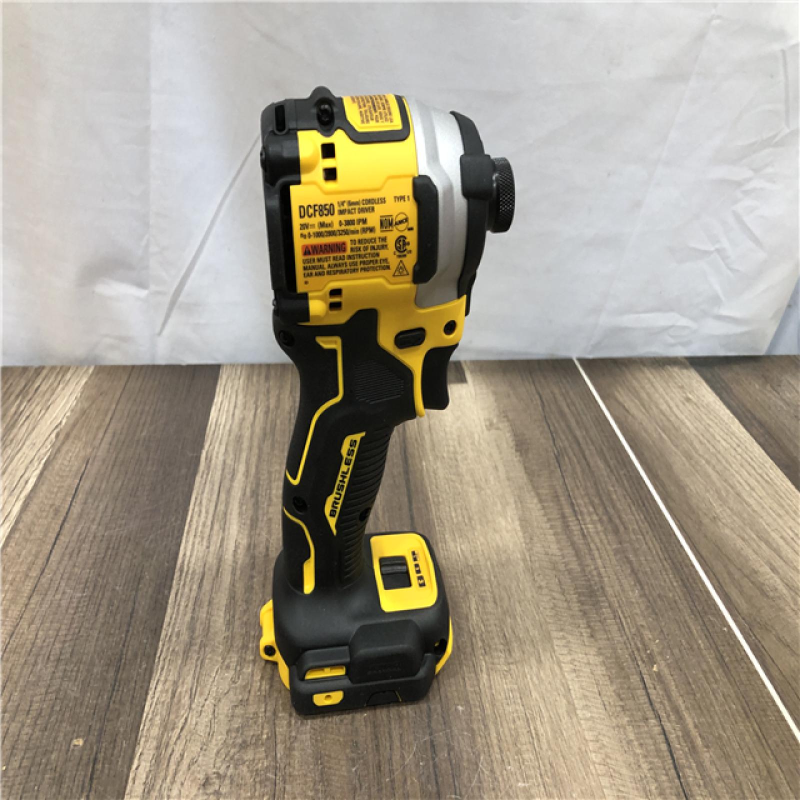 AS-IS DEWALT ATOMIC 20V MAX Lithium-Ion Cordless 1/4 in. Brushless Impact Driver Kit