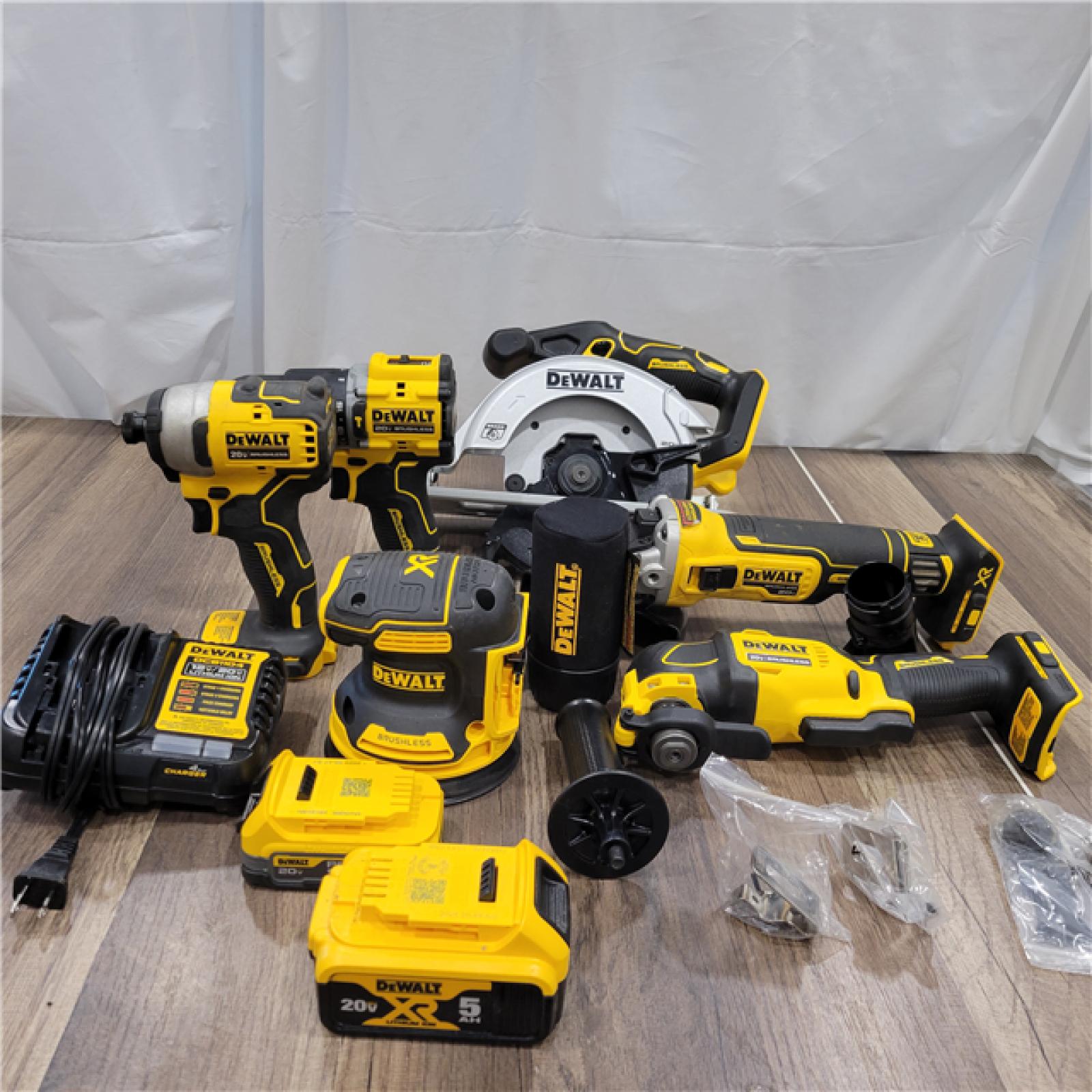 AS-IS  Dewalt 20-Volt MAX ToughSystem Lithium-Ion 6-Tool Cordless Combo Kit