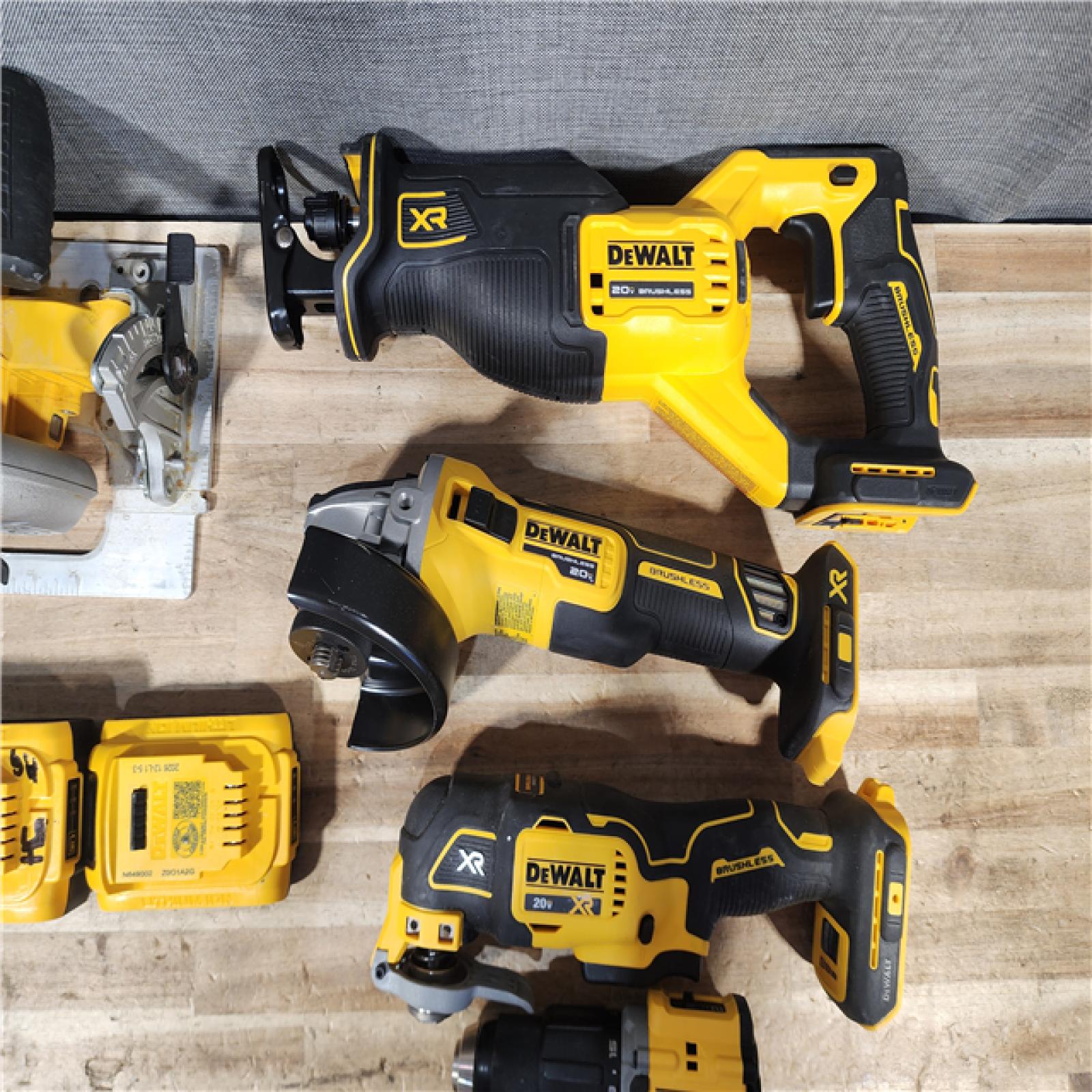HOUSTON LOCATION - AS - IS DEWALT 20V MAX Lithium-Ion Cordless 6-Tool Combo Kit