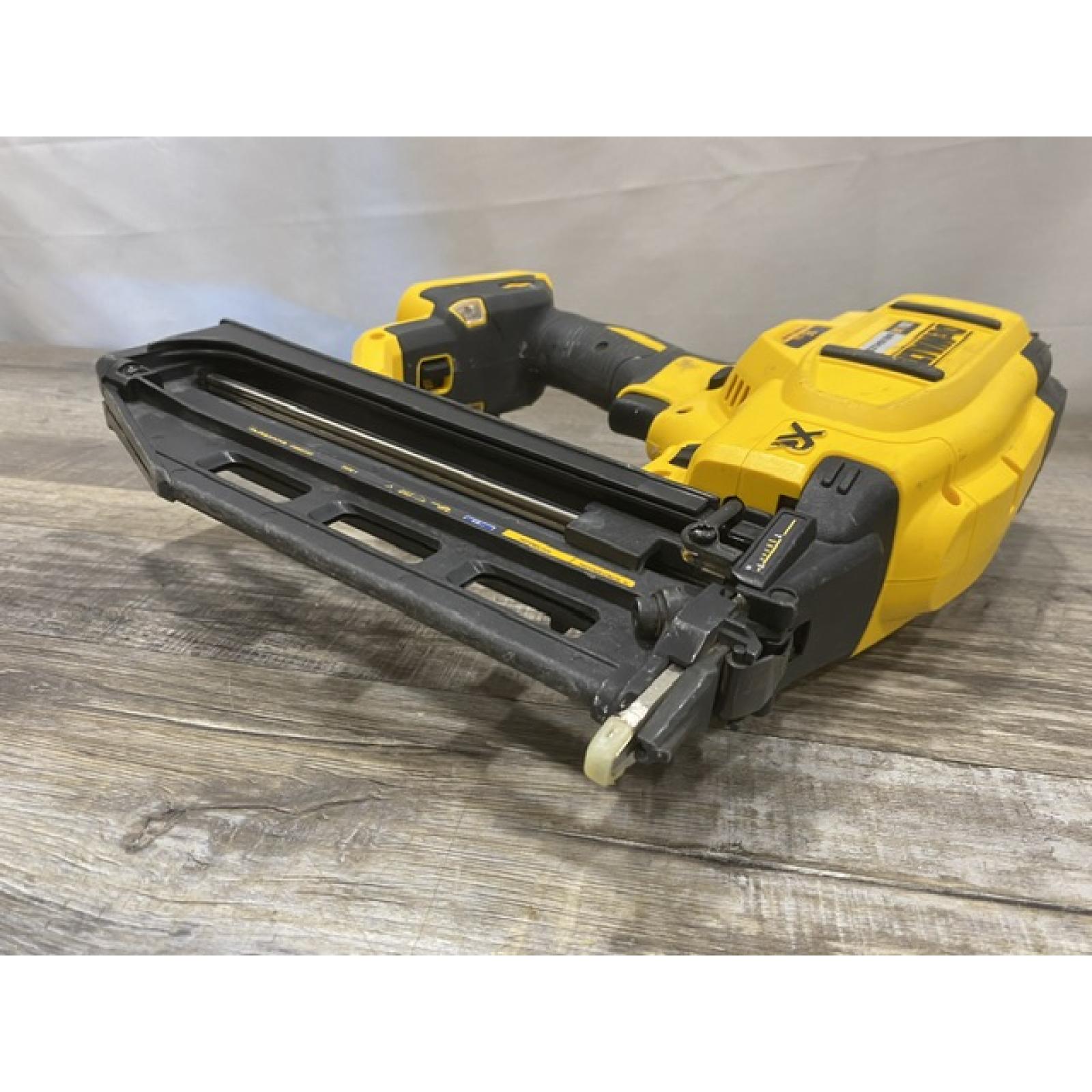 AS-IS DEWALT 20V MAX XR 16-Gauge Lithium-Ion Cordless Finish Nailer (Tool Only)