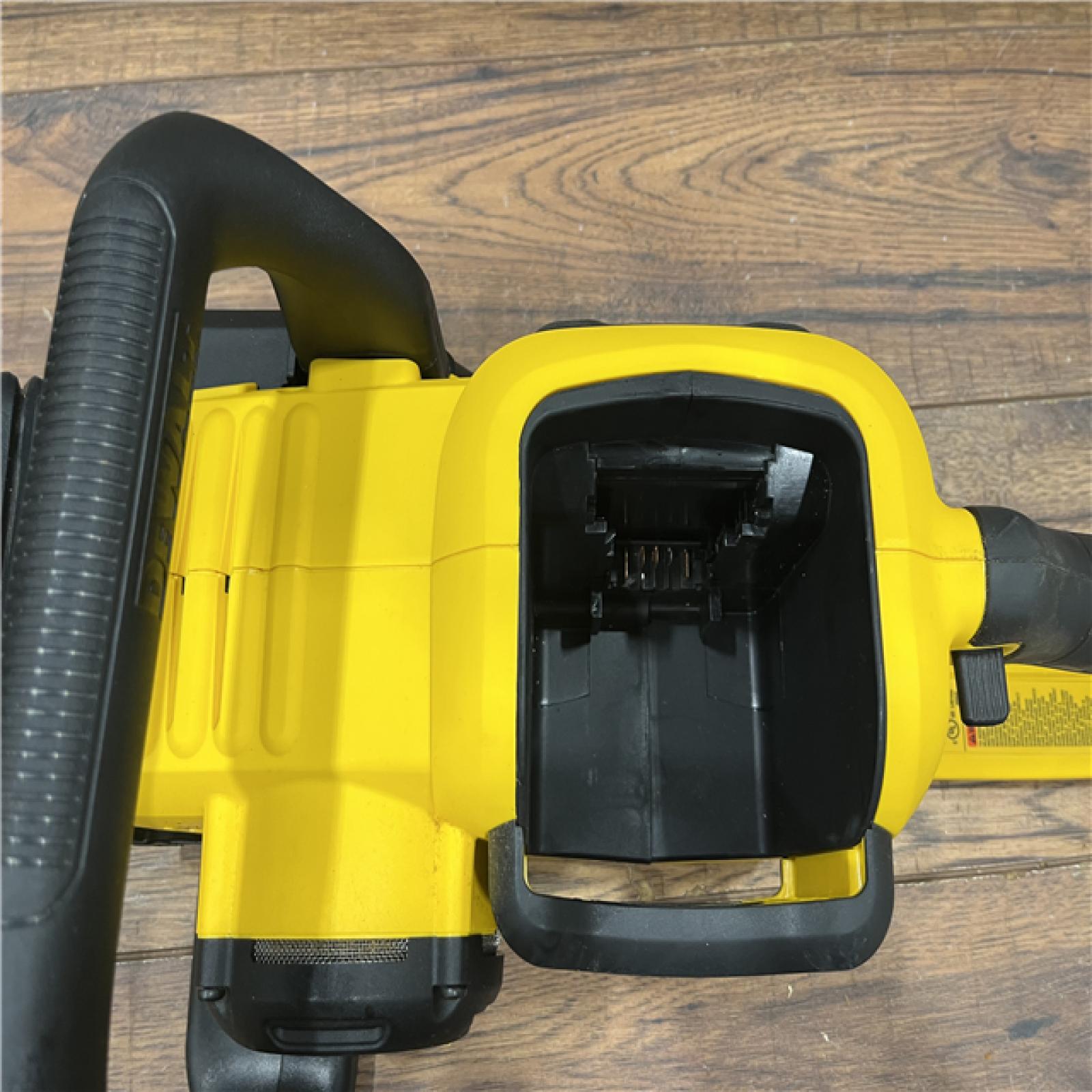 AS-IS DEWALT  FLEXVOLT 60V MAX 16in. Brushless Cordless Battery Powered Chainsaw Kit with (1) FLEXVOLT 2 Ah Battery & Charger