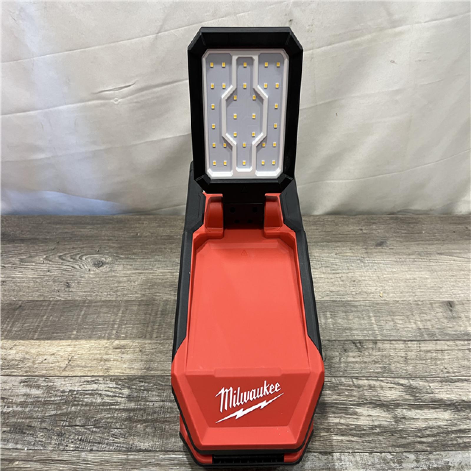 AS-IS Milwaukee M18 ROVER Clamping Flood Light