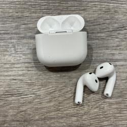 AS-IS Apple Airpods 4 Wireless Charging Case