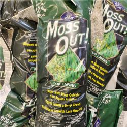 Phoenix Location Moss Out! 20 lb. 5,000 sq. ft. Lawn Moss Killer Granules Pallet (30 Bags)