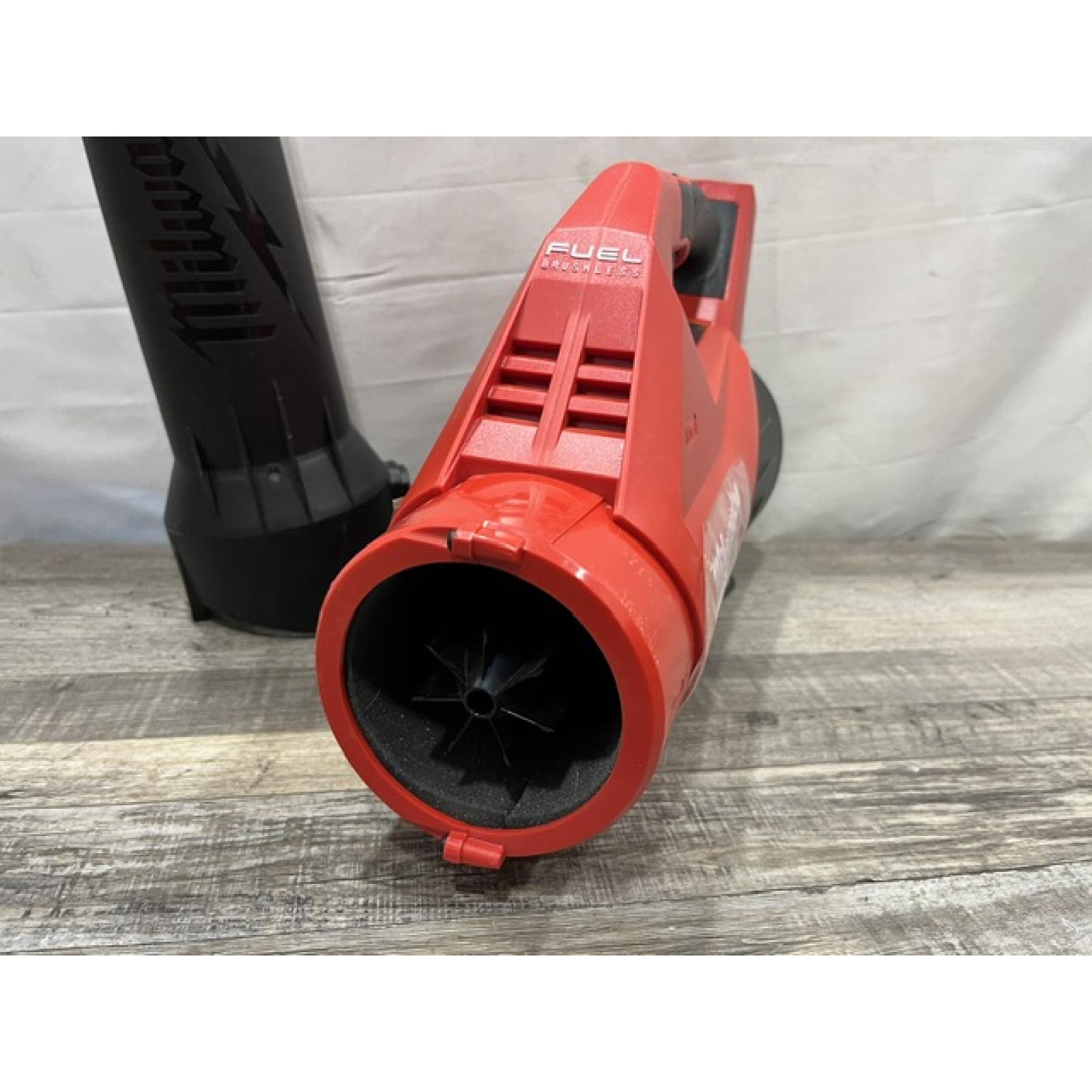 AS-IS Milwaukee FUEL 120 MPH 500 CFM 18V Brushless Cordless Battery Powered Leaf Blower Kit
