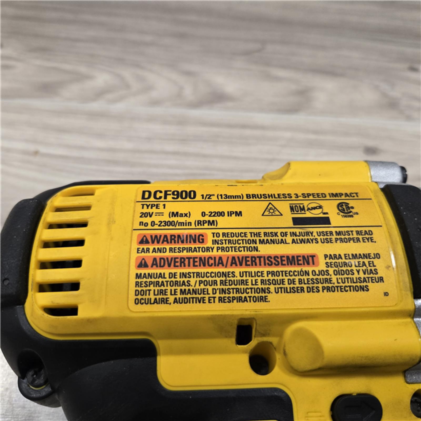 AS-IS Dewalt 20V MAX Cordless 1/2 in. Impact Wrench Kit