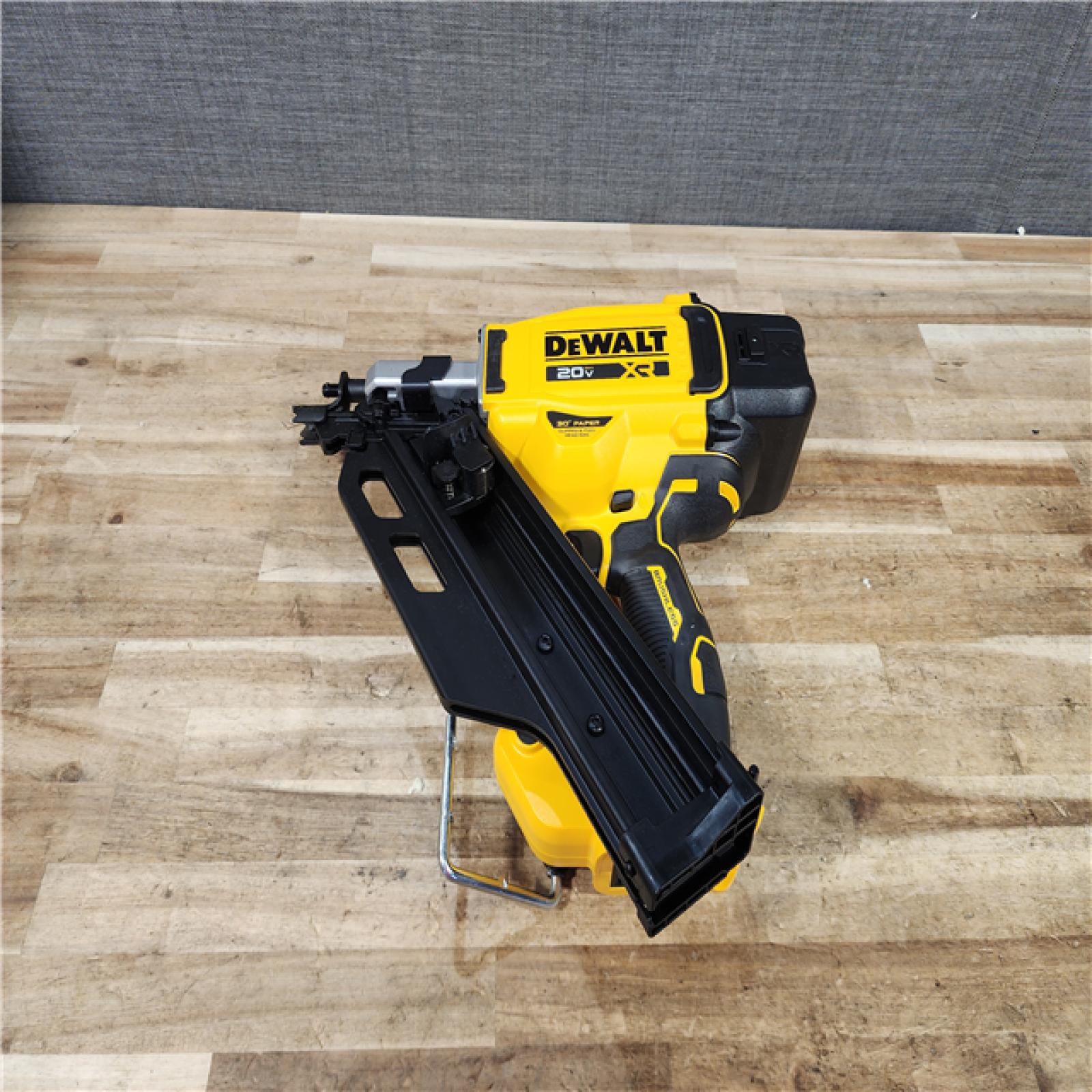 HOUSTON LOCATION - AS - IS DEWALT 20V 30 Degree Cordless Framing Nailer (Tool-Only)