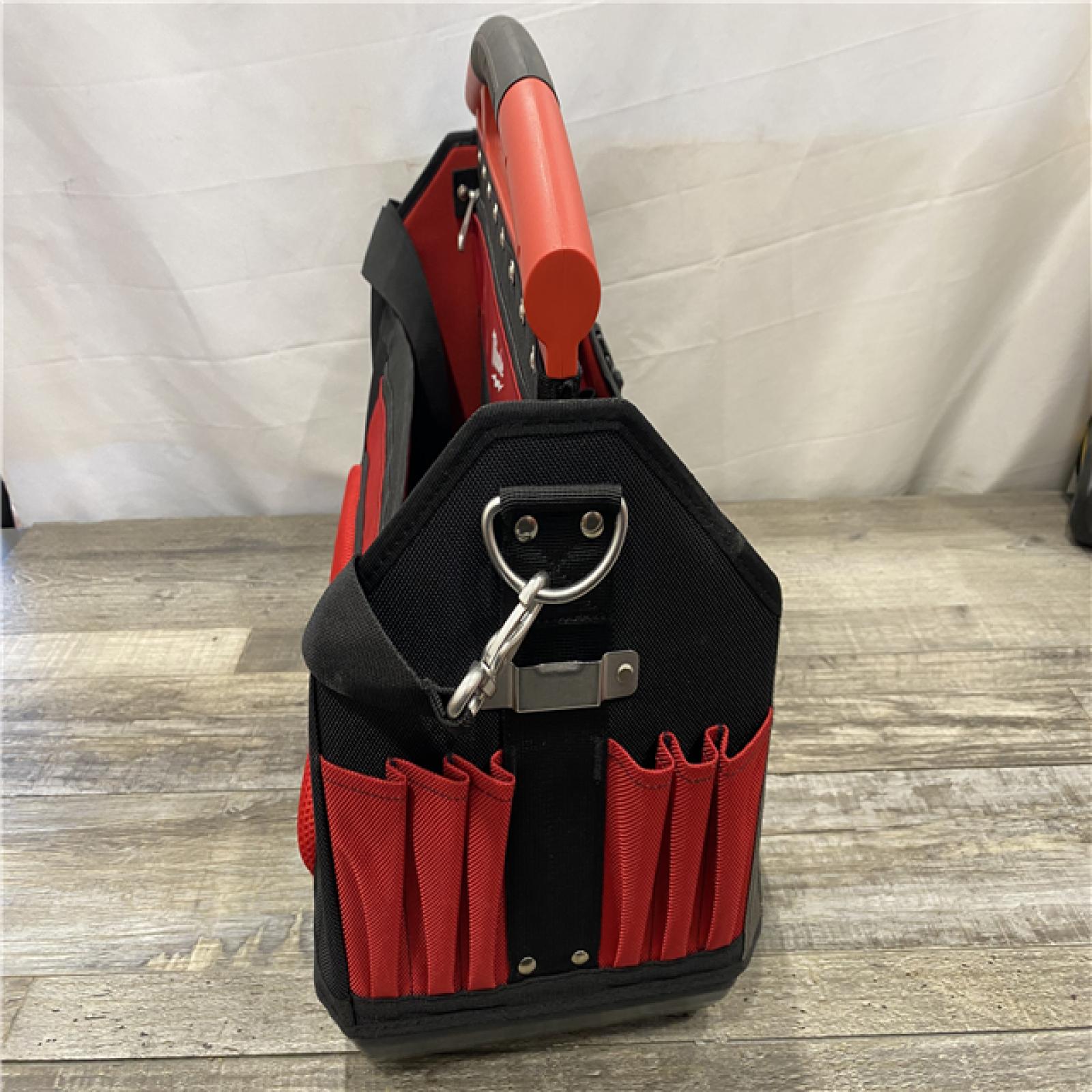 NEW - Milwaukee 20 in. PACKOUT Tote