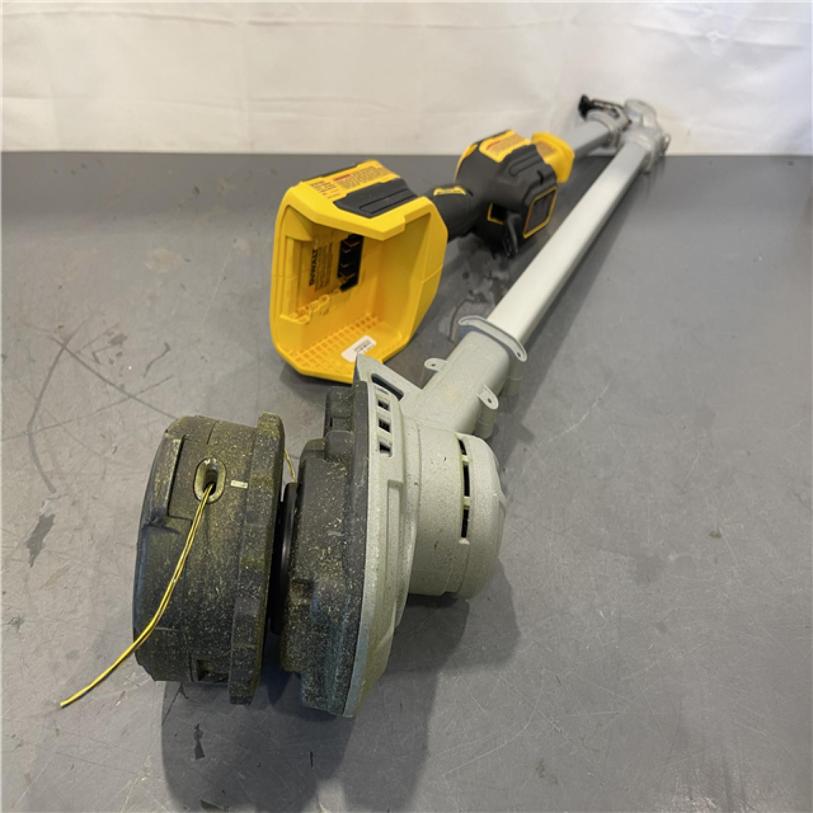 AS-IS - DeWalt 20V MAX 14 in. Brushless Cordless Battery Powered Foldable String Trimmer Kit
