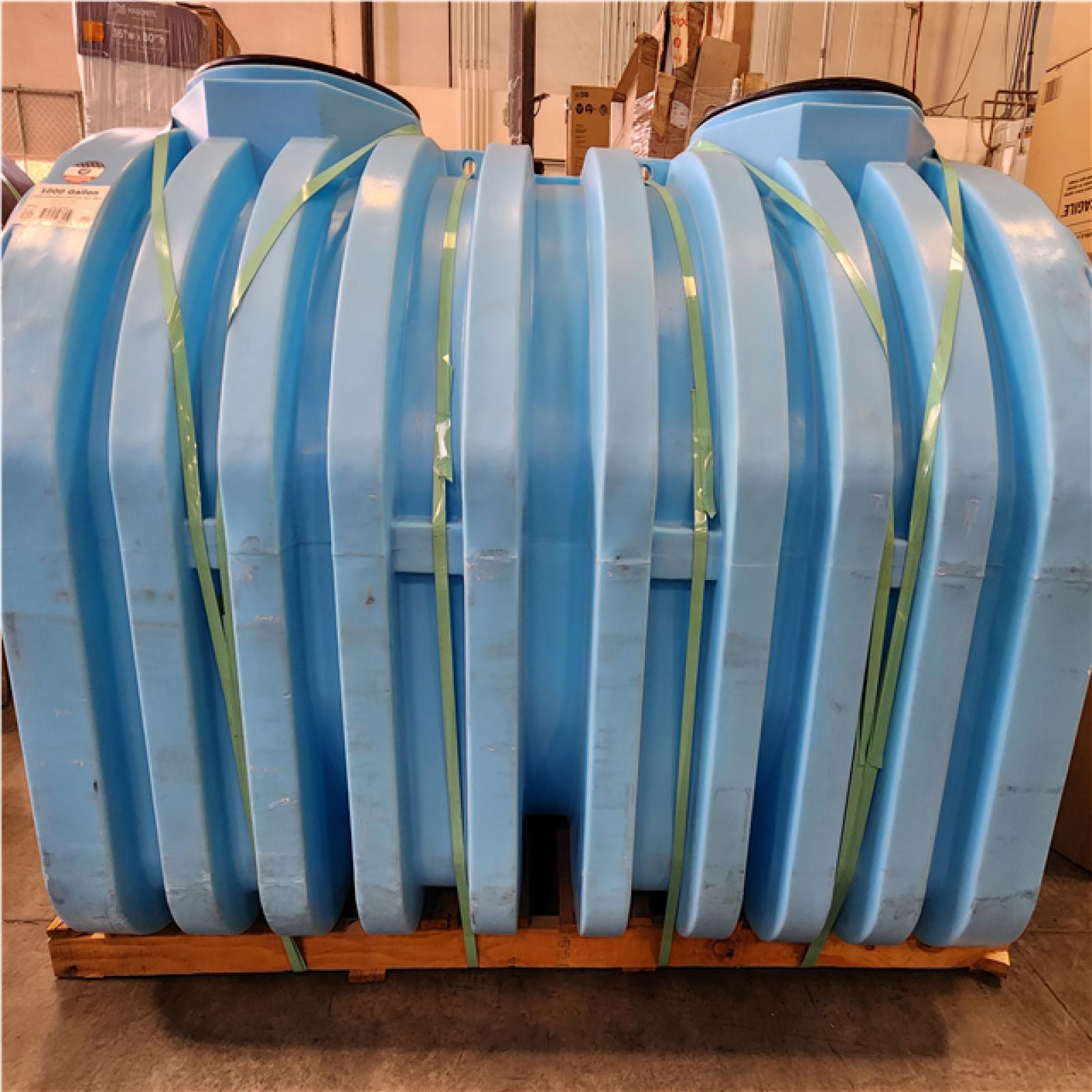 Phoenix LIKE NEW VPC 1000 Gal. Blue Multi-Use, Single Compartment Tank