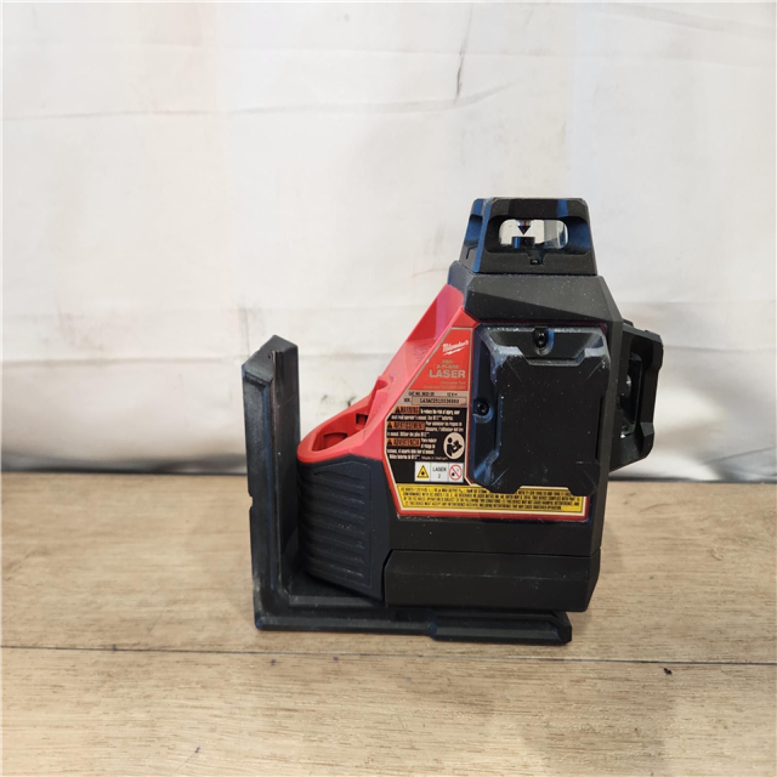 AS-IS- Milwaukee- M12 Green Beam Laser 360° 3-Plane Kit