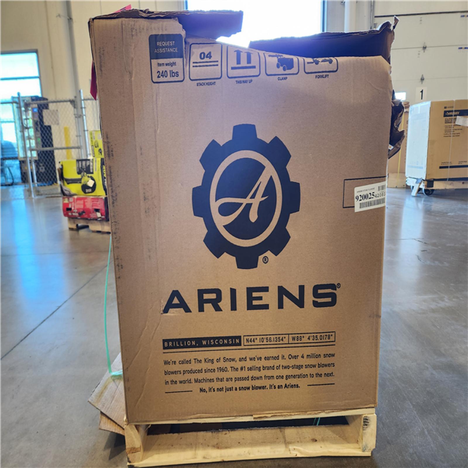 DALLAS LOCATION- Ariens Classic 24 in. 2-Stage Electric Start Gas Snow Blower