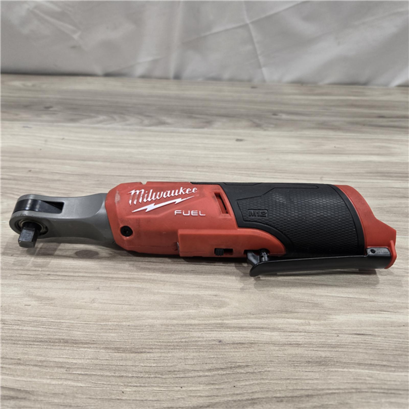 AS-IS Milwaukee M12 FUEL 3/8 High Speed Cordless Ratchet Kit