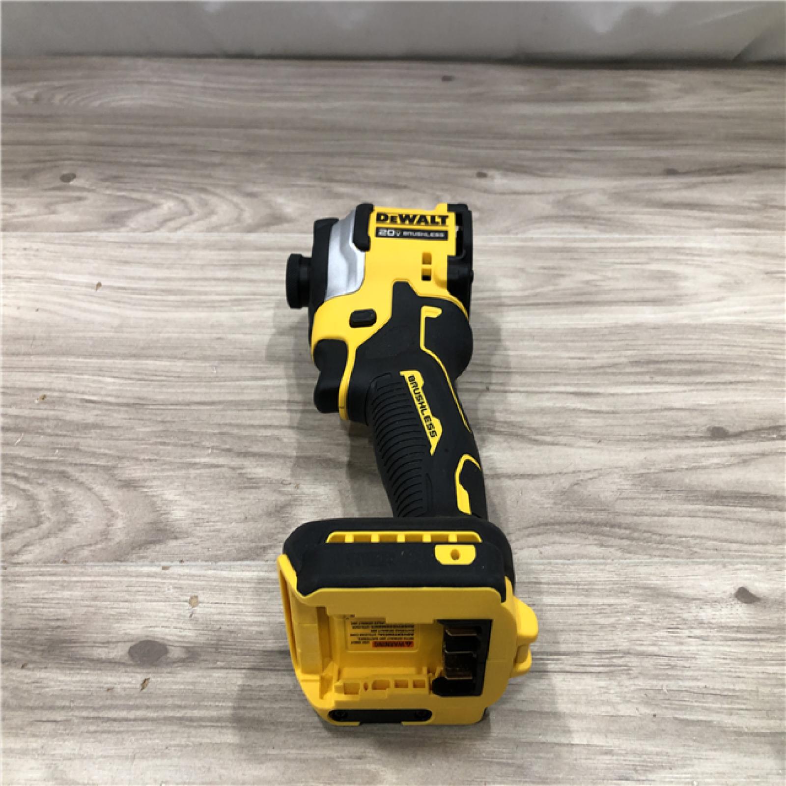 AS-IS DEWALT ATOMIC 20V MAX Lithium-Ion Cordless 1/4 in. Impact Driver Kit