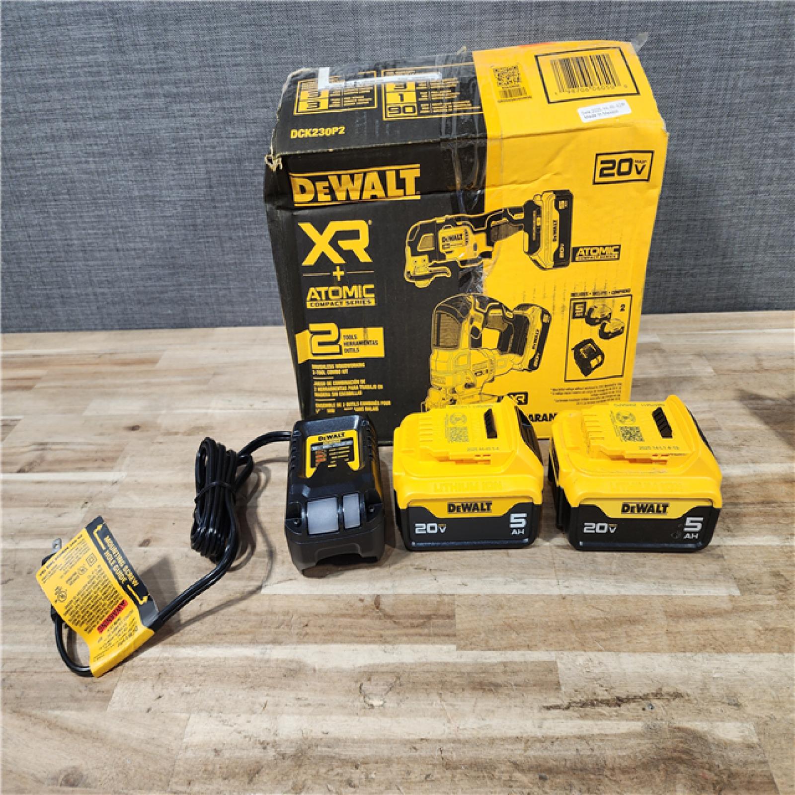 HOUSTON LOCATION - AS-IS (APPEARS LIKE NEW) DEWALT 20V Lithium-Ion 2-Tool Cordless Combo Kit