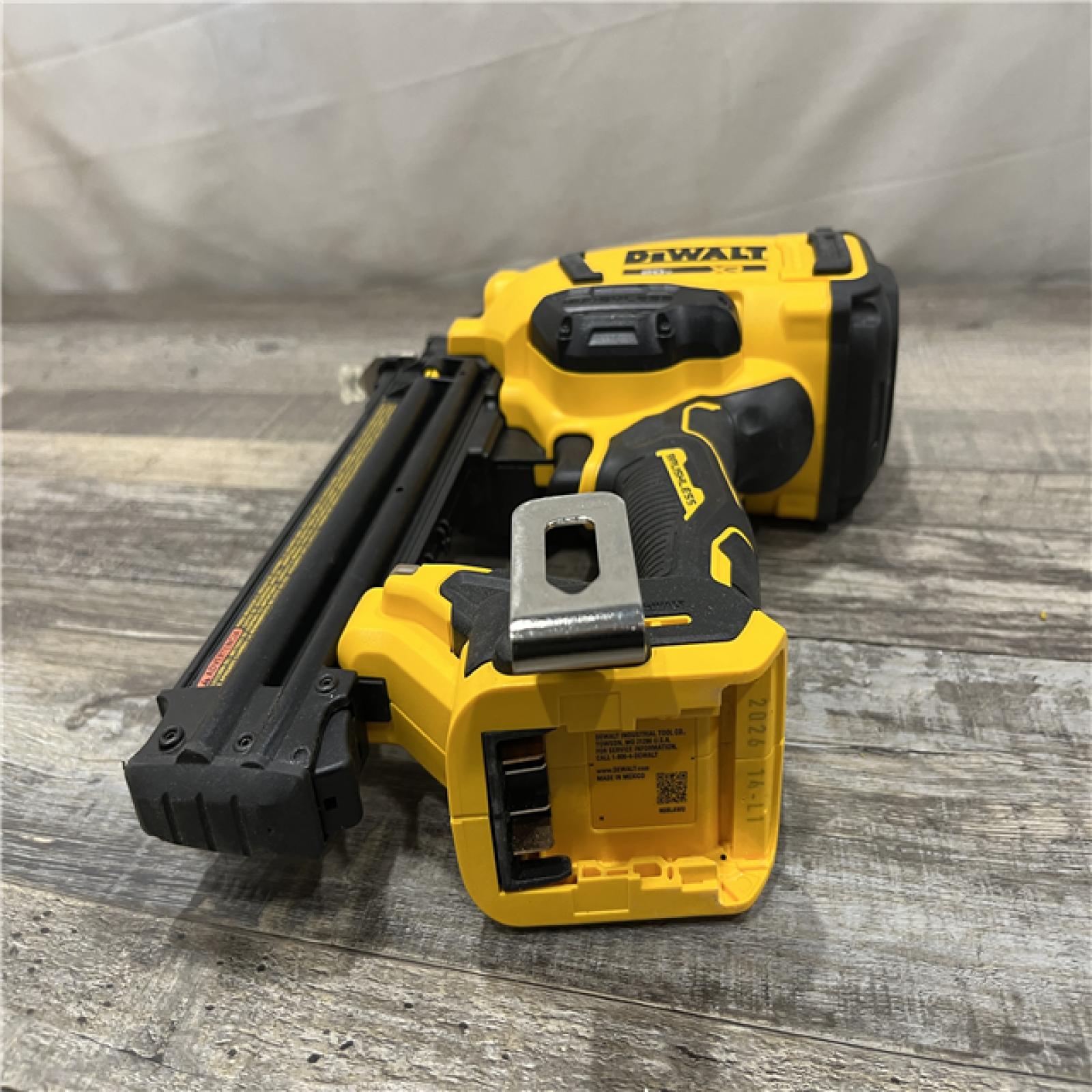 AS-IS DEWALT 20V MAX XR 18 Gauge Cordless Brad Nailer (Tool Only)