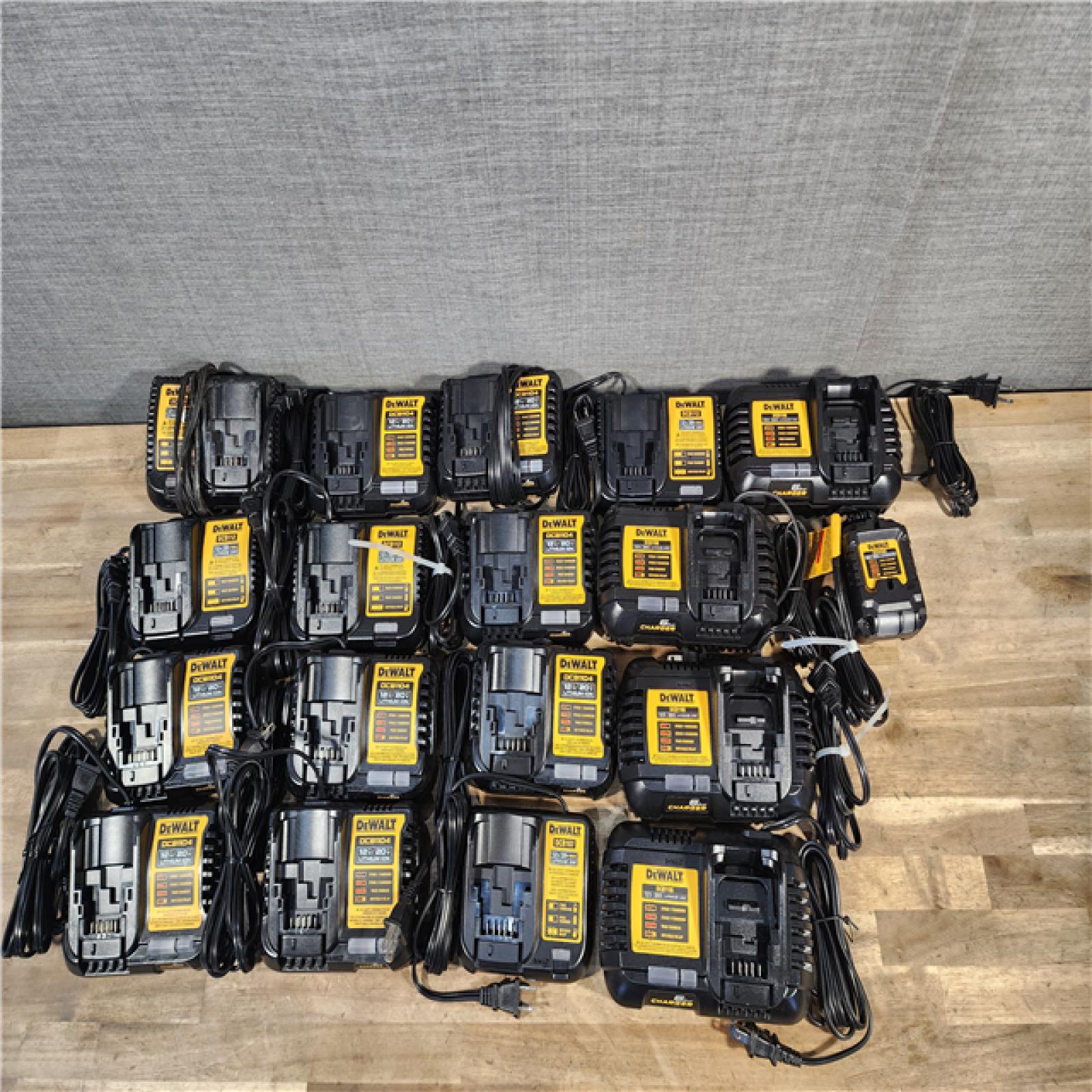 HOUSTON LOCATION - AS-IS DEWALT BATTERY CHARGER PACK QTY - 18