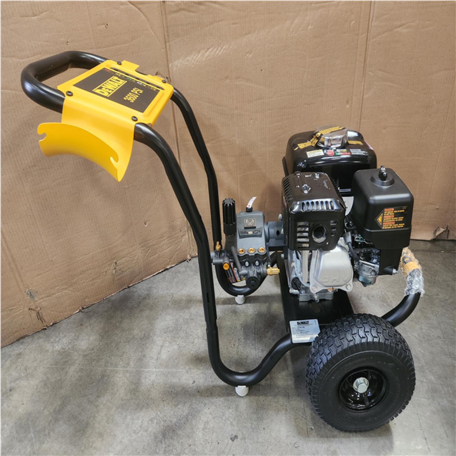 Phoenix NEW DEWALT 3600 PSI 2.5 GPM Gas Pressure Washer with Honda GX200 Engine  Heavy-Duty Commercial Cold Water Power Cleaner (NO ACCESSORIES)