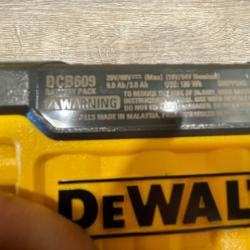 AS-IS DEWALT 20V/60V MAX FLEXVOLT Lithium-Ion 9.0Ah Battery and Charger Starter Kit