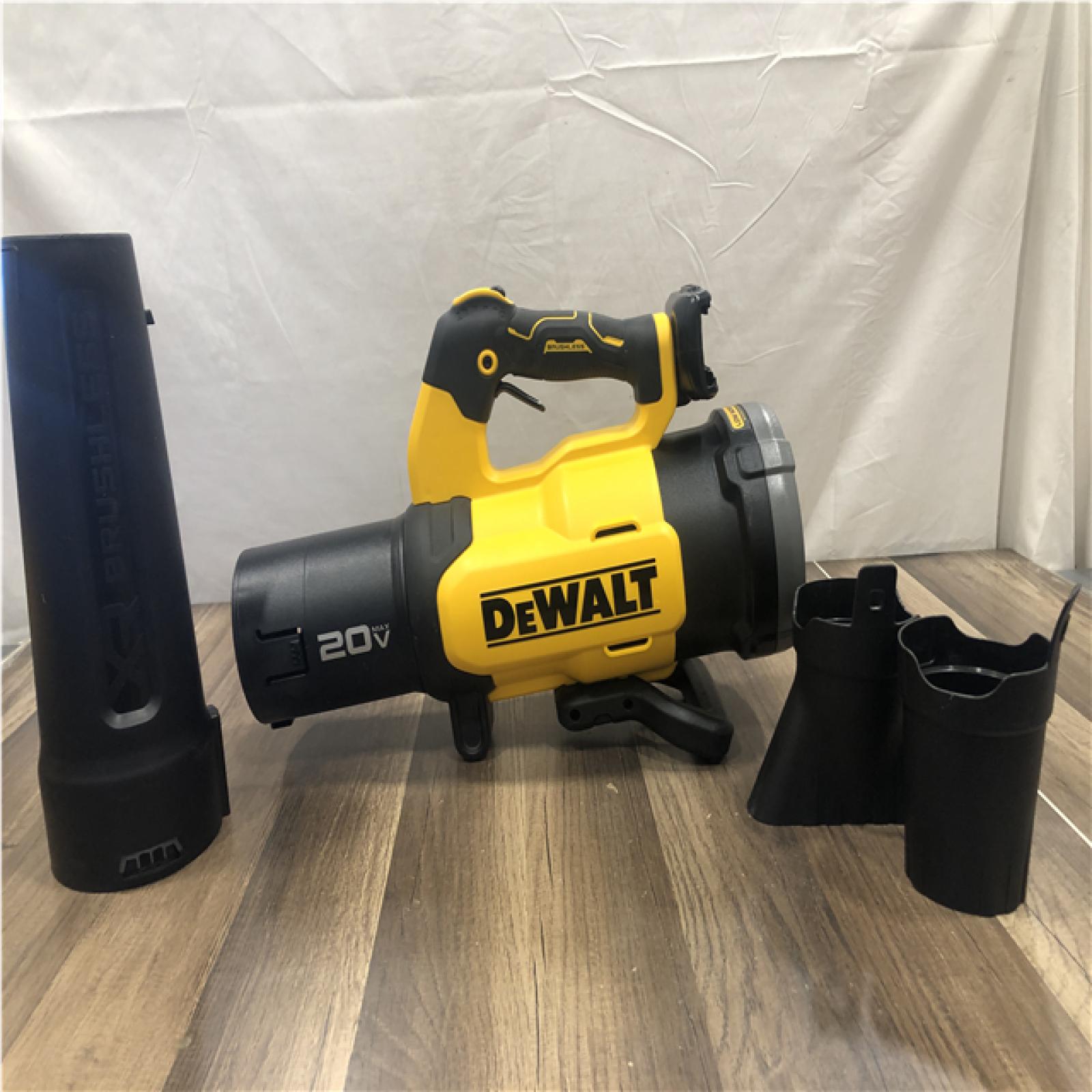 AS-IS DEWALT 20V MAX XR 550 CFM 133 MPH Cordless Battery Powered Blower (Tool-Only)