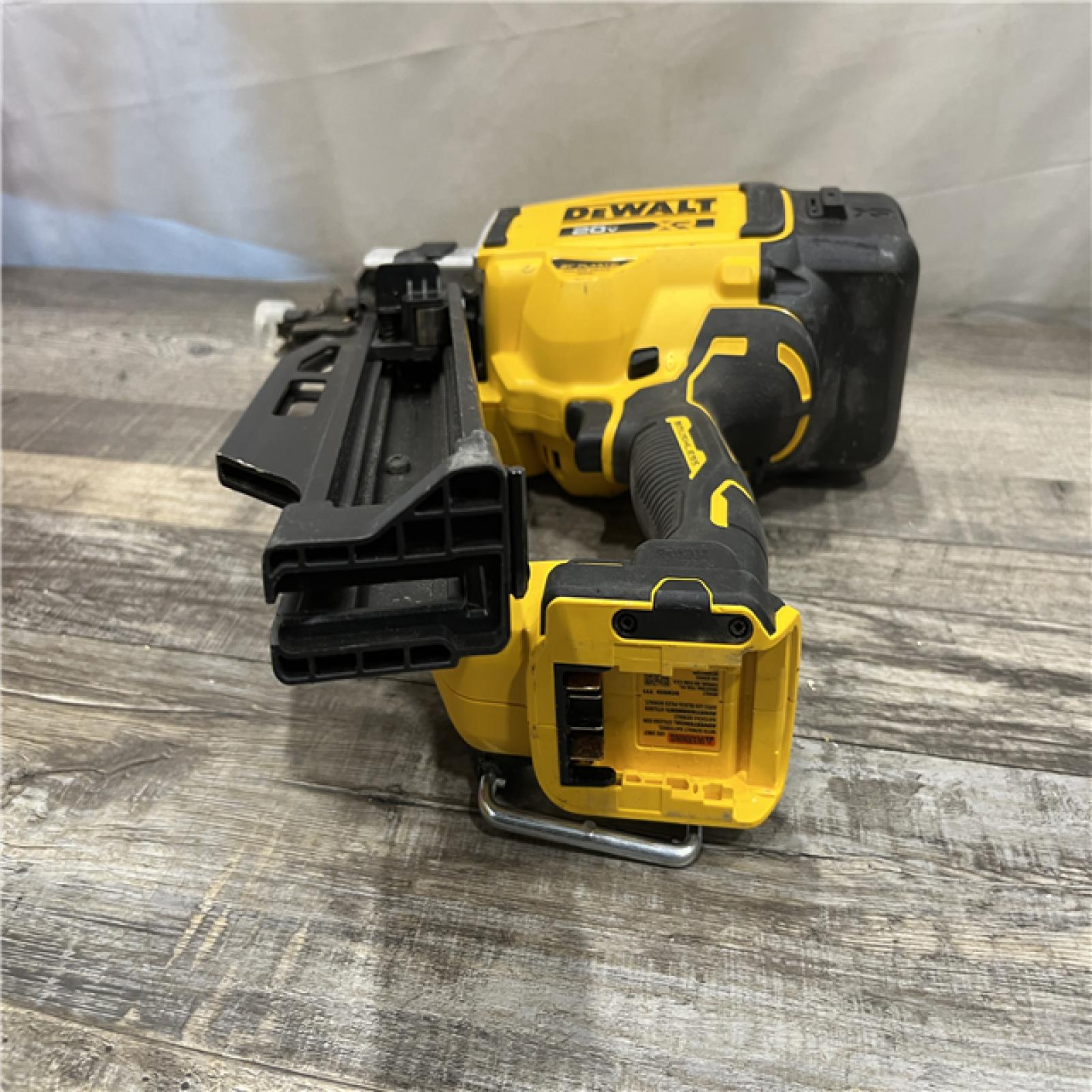 AS-IS DEWALT 20-Volt 21° Cordless Framing Nailer (Tool-Only)