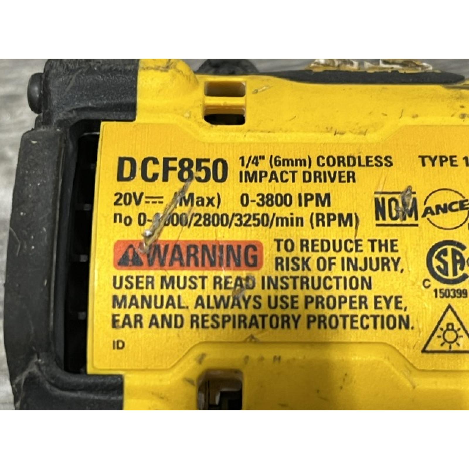 AS-IS DEWALT ATOMIC 20V MAX Lithium-Ion Cordless 1/4 in. Brushless Impact Driver Kit