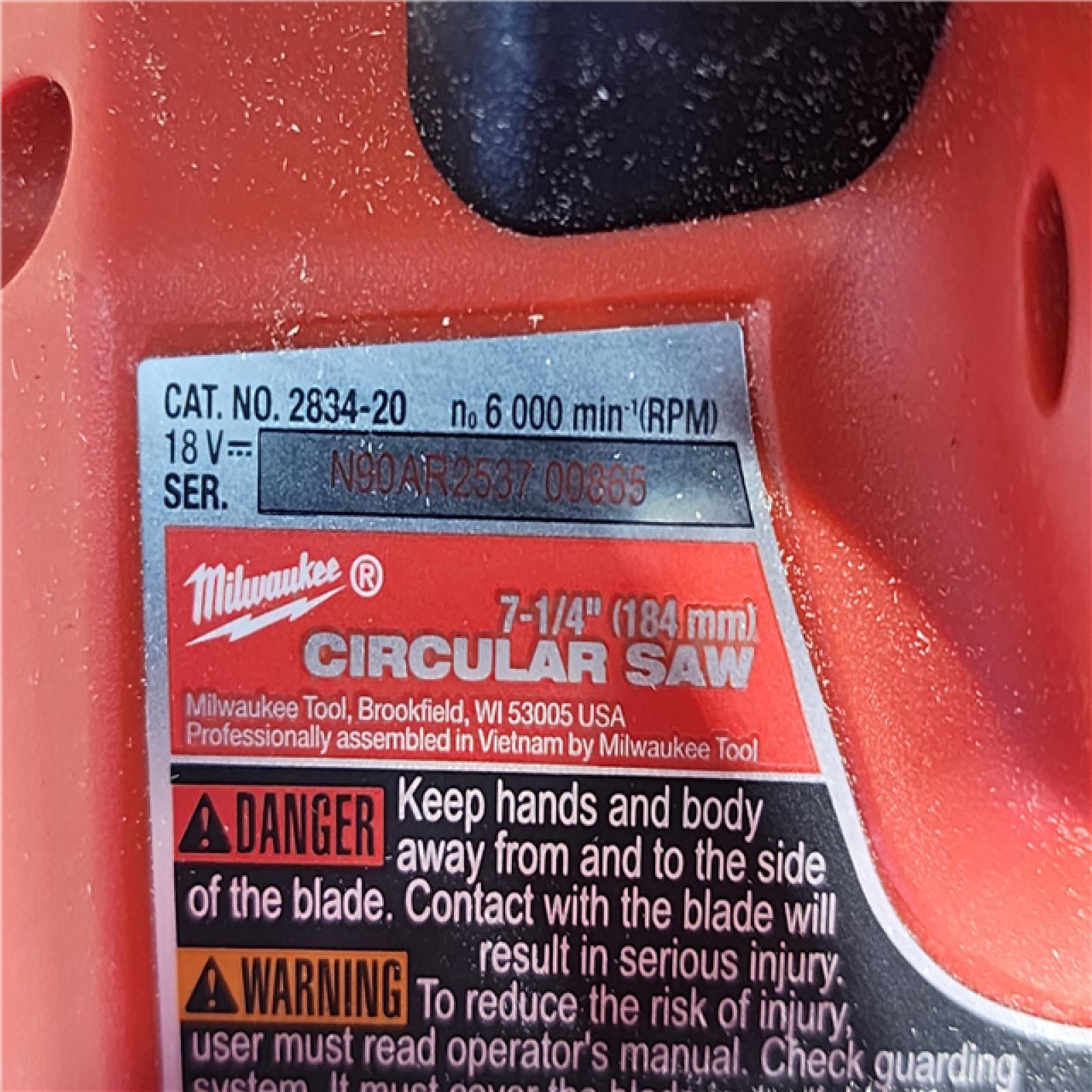 HOUSTON LOCATION - AS-IS Milwaukee FUEL 18V Lithium-Ion Brushless Cordless 7-1/4 in. Circular Saw (Tool-Only)